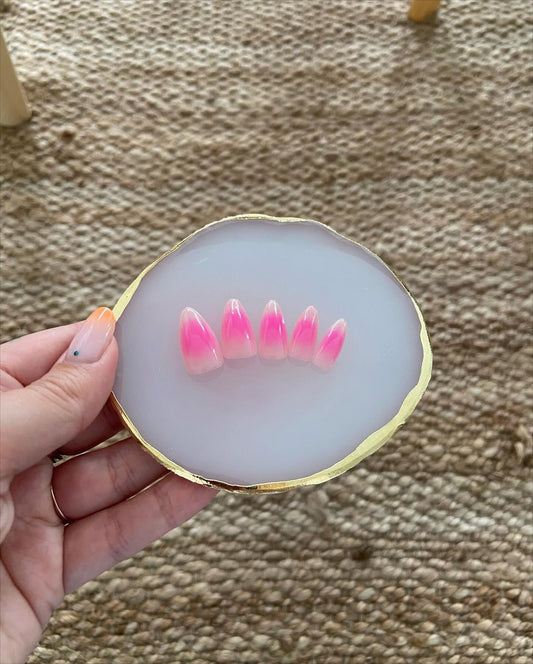 Capsules press-on nails faites main design minimaliste Aura Rosa 2– 777 Nails Art